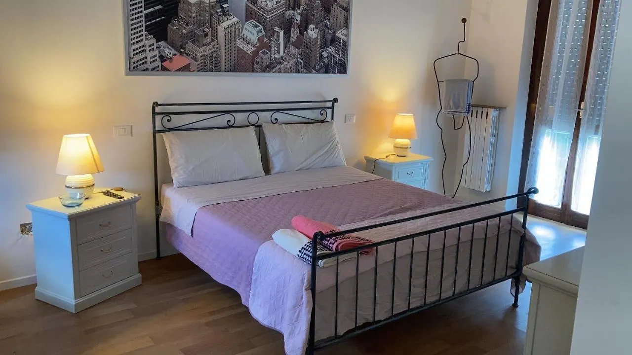 Room Saronno + B&B Nocleg ze śniadaniem