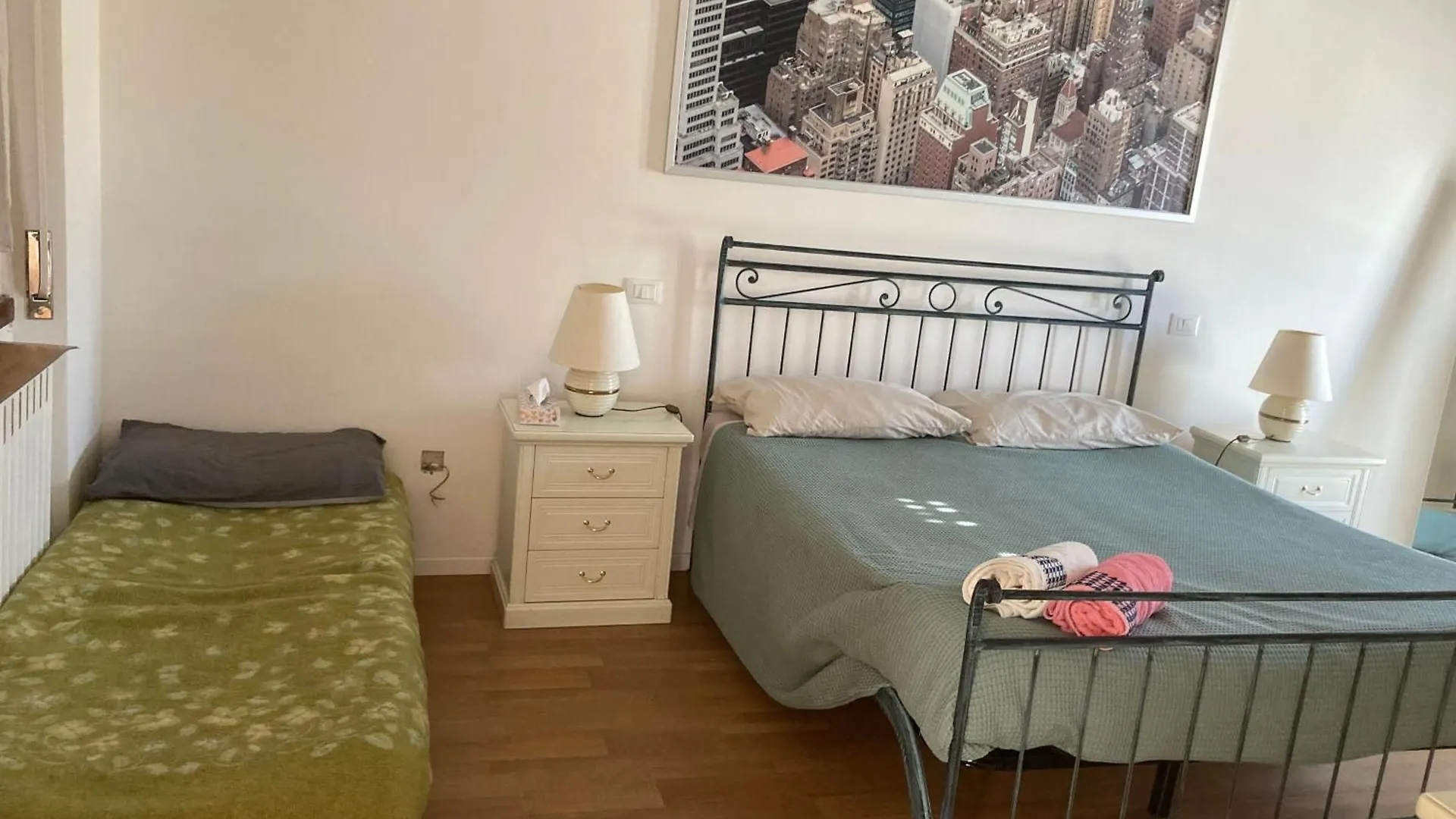 Room Saronno + B&B Italy