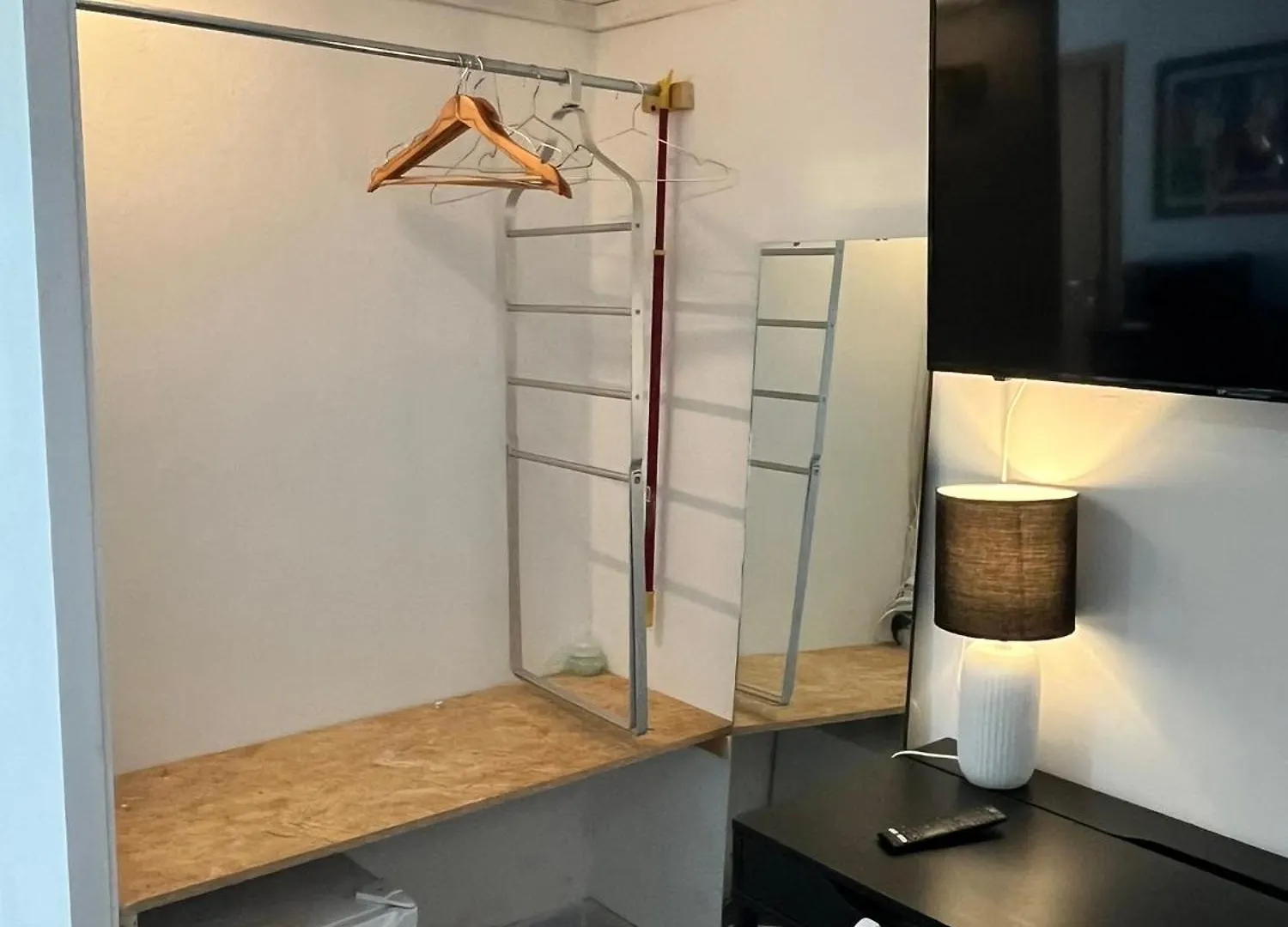 Room Saronno + B&B Bed & Breakfast